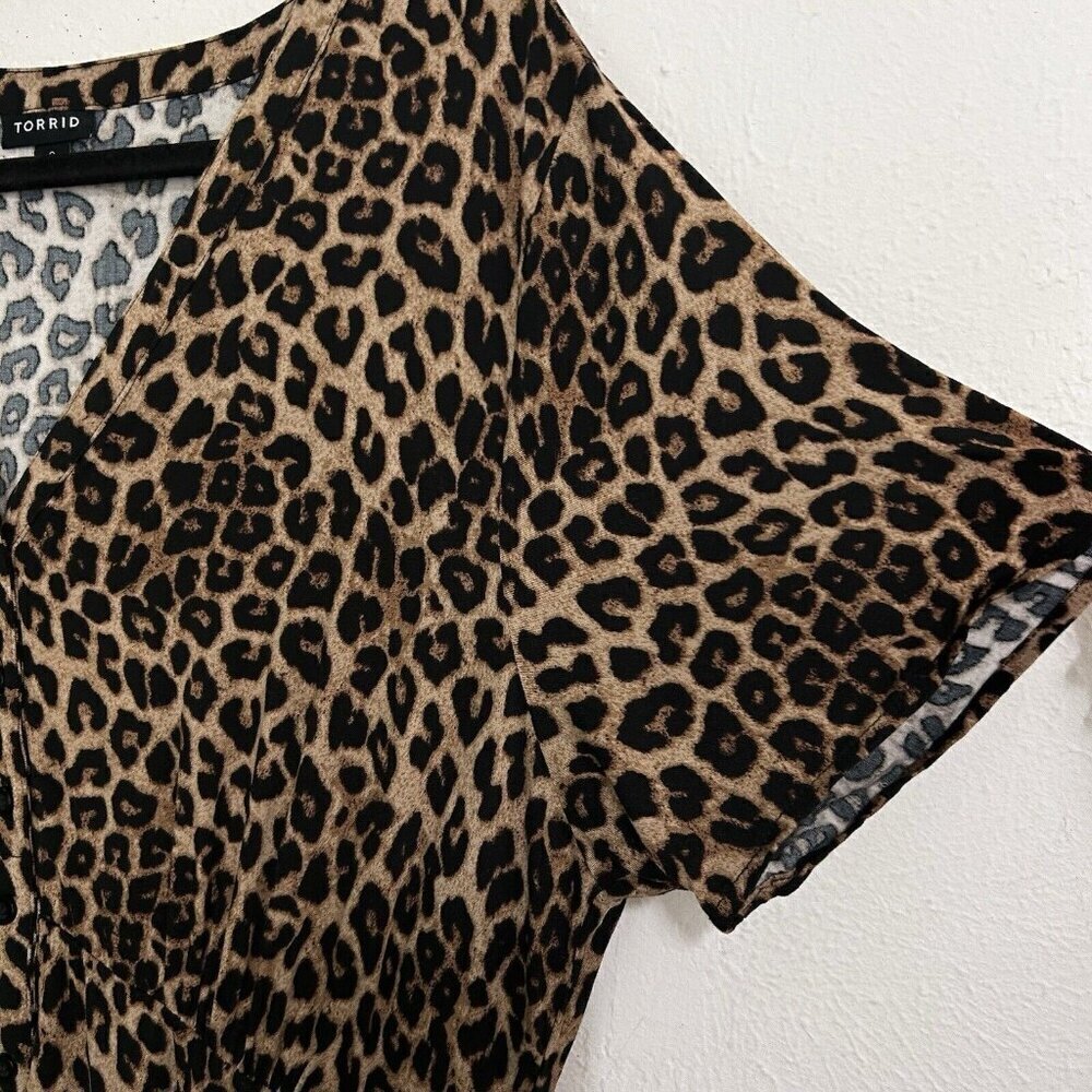 Torrid Leopard Print Button Front Sharkbite Asymm… - image 7